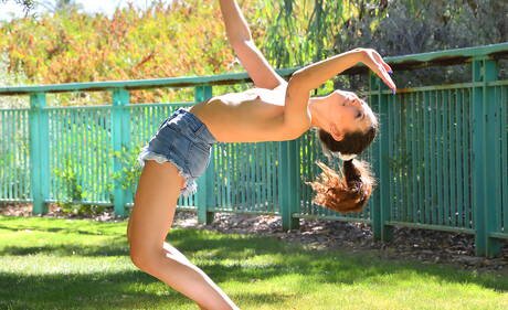 FTV Girls are pleased to offer you xxx pics featuring Liz-Ii in porn with dildo scene