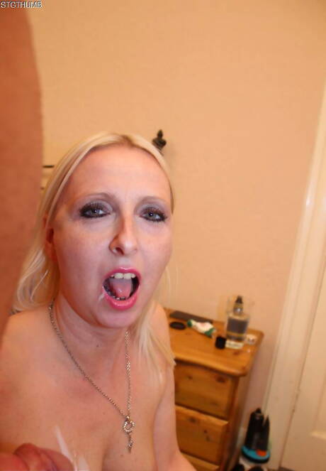 TAC Amateurs xxx pics collection featuring Tracey Lain in anal sex scene